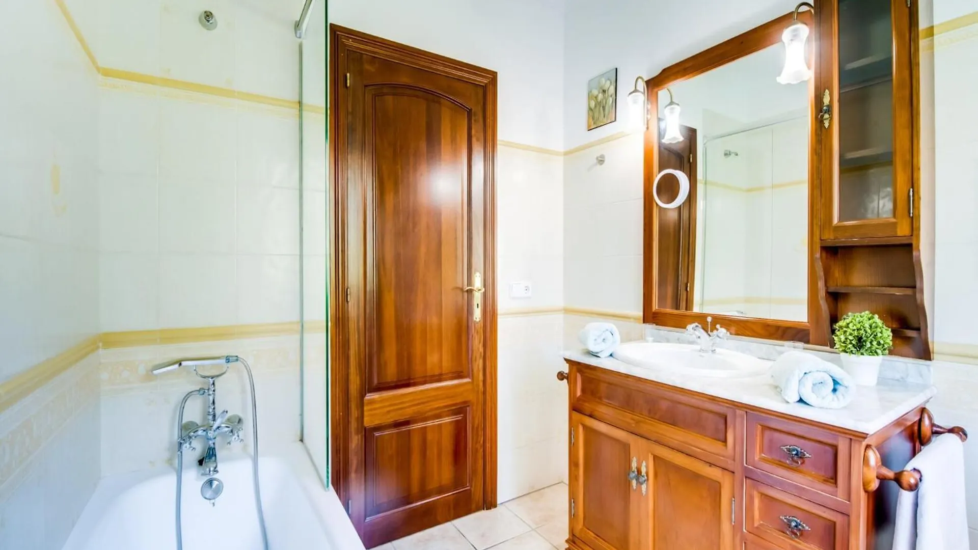 Elegant Holiday Villa With Private Pool 阿尔库迪亚 西班牙