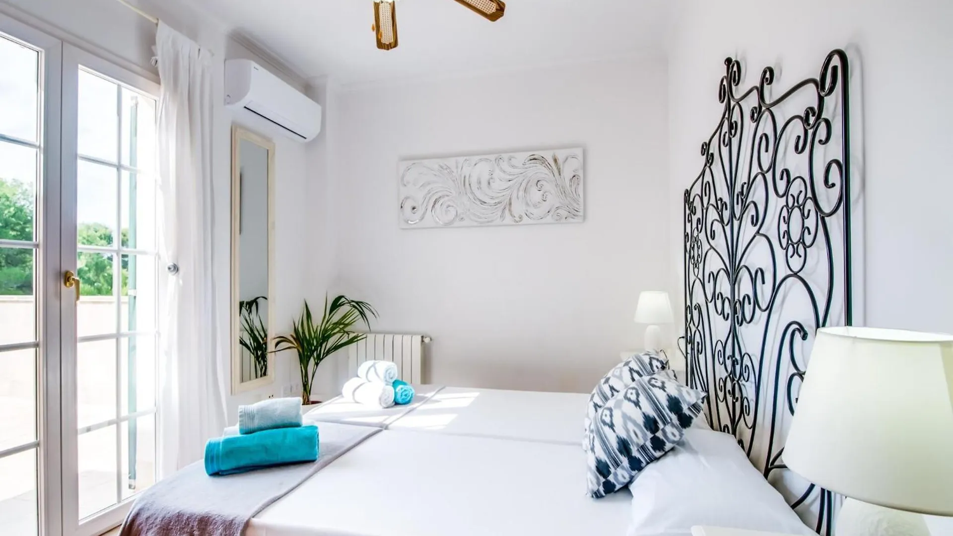Elegant Holiday Villa With Private Pool Alcudia