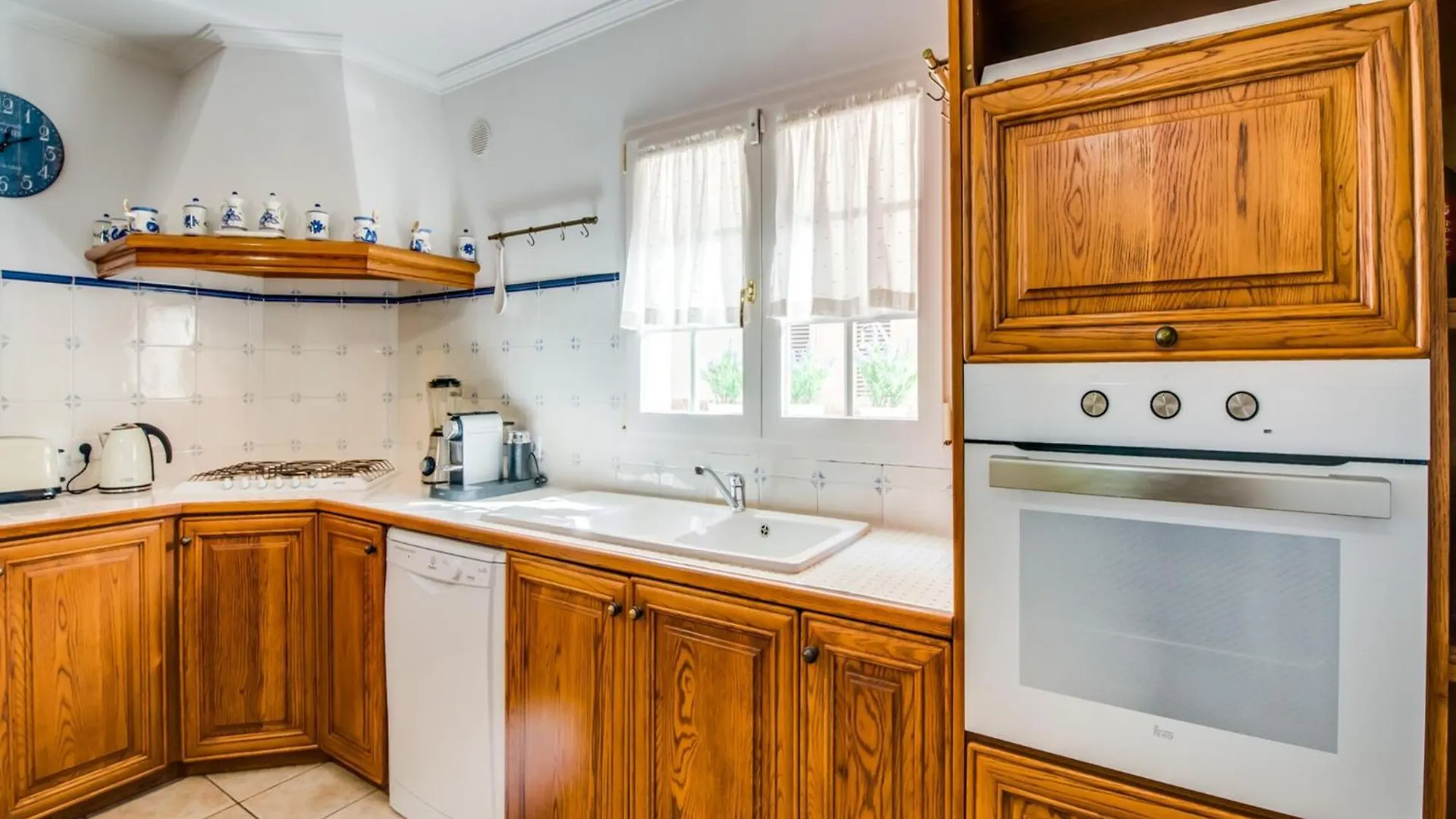 度假居 Elegant Holiday Villa With Private Pool 阿尔库迪亚