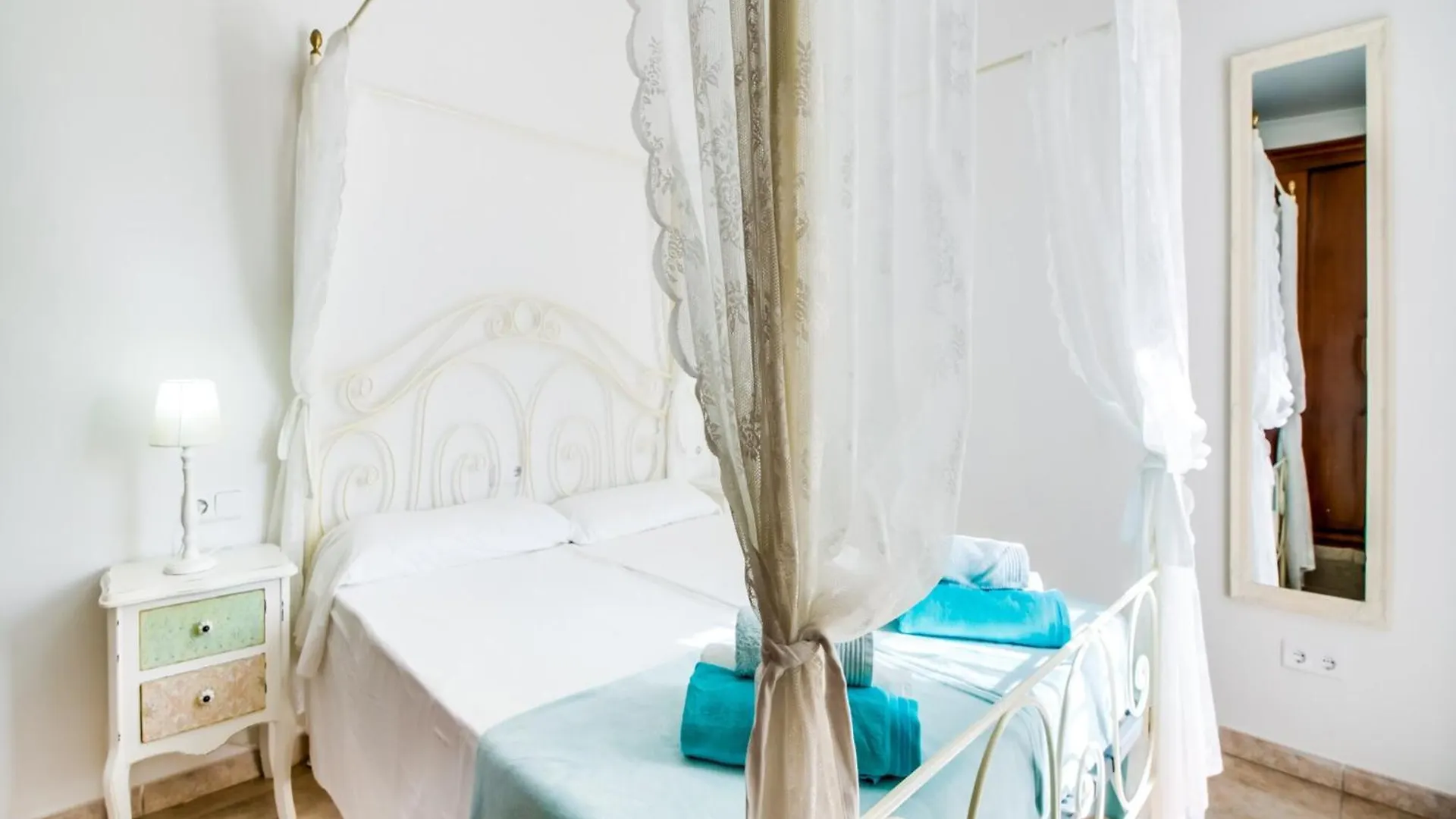 度假居 Elegant Holiday Villa With Private Pool 阿尔库迪亚 西班牙
