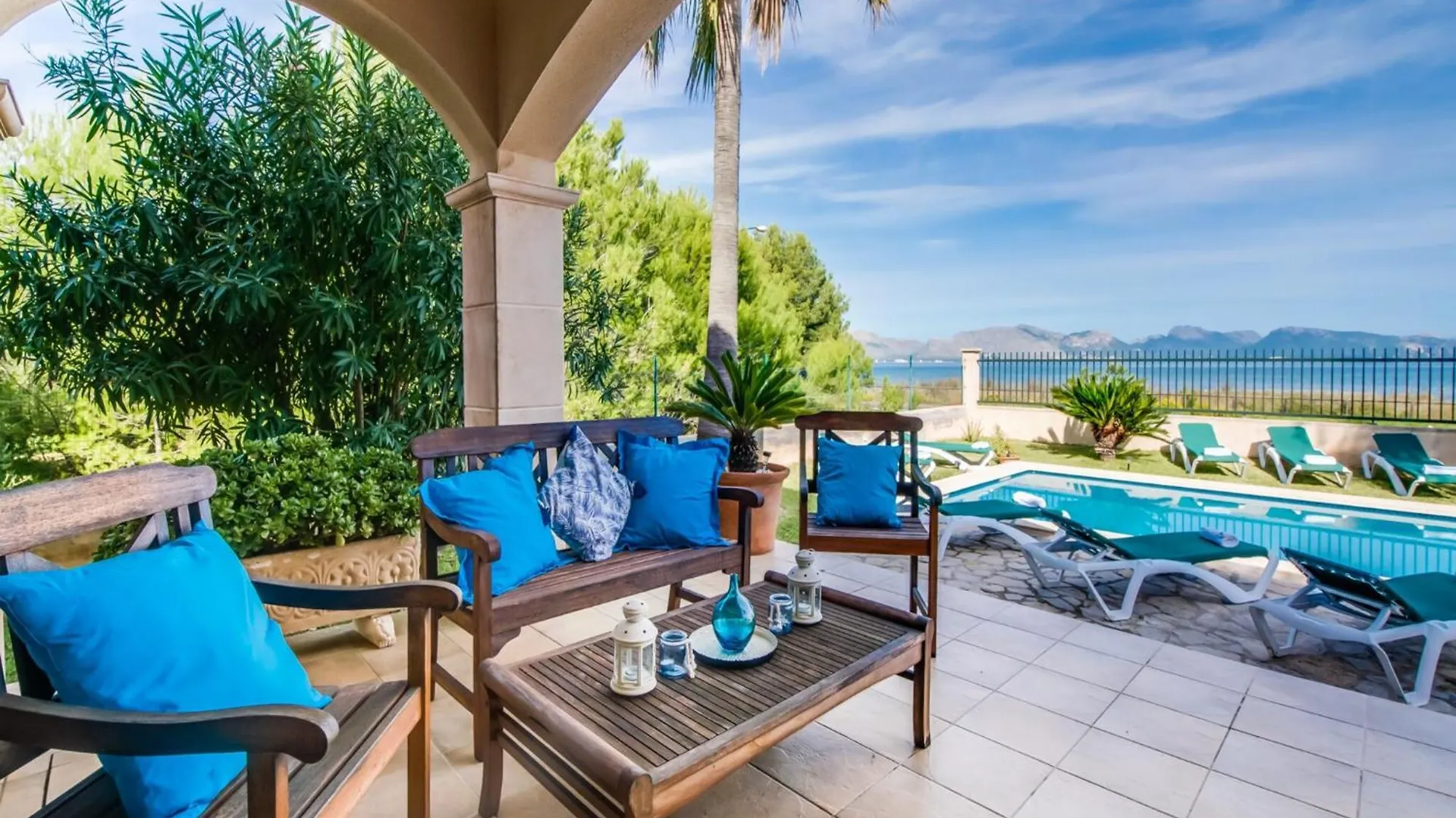 Elegant Holiday Villa With Private Pool Alcudia  Tatil Evi
