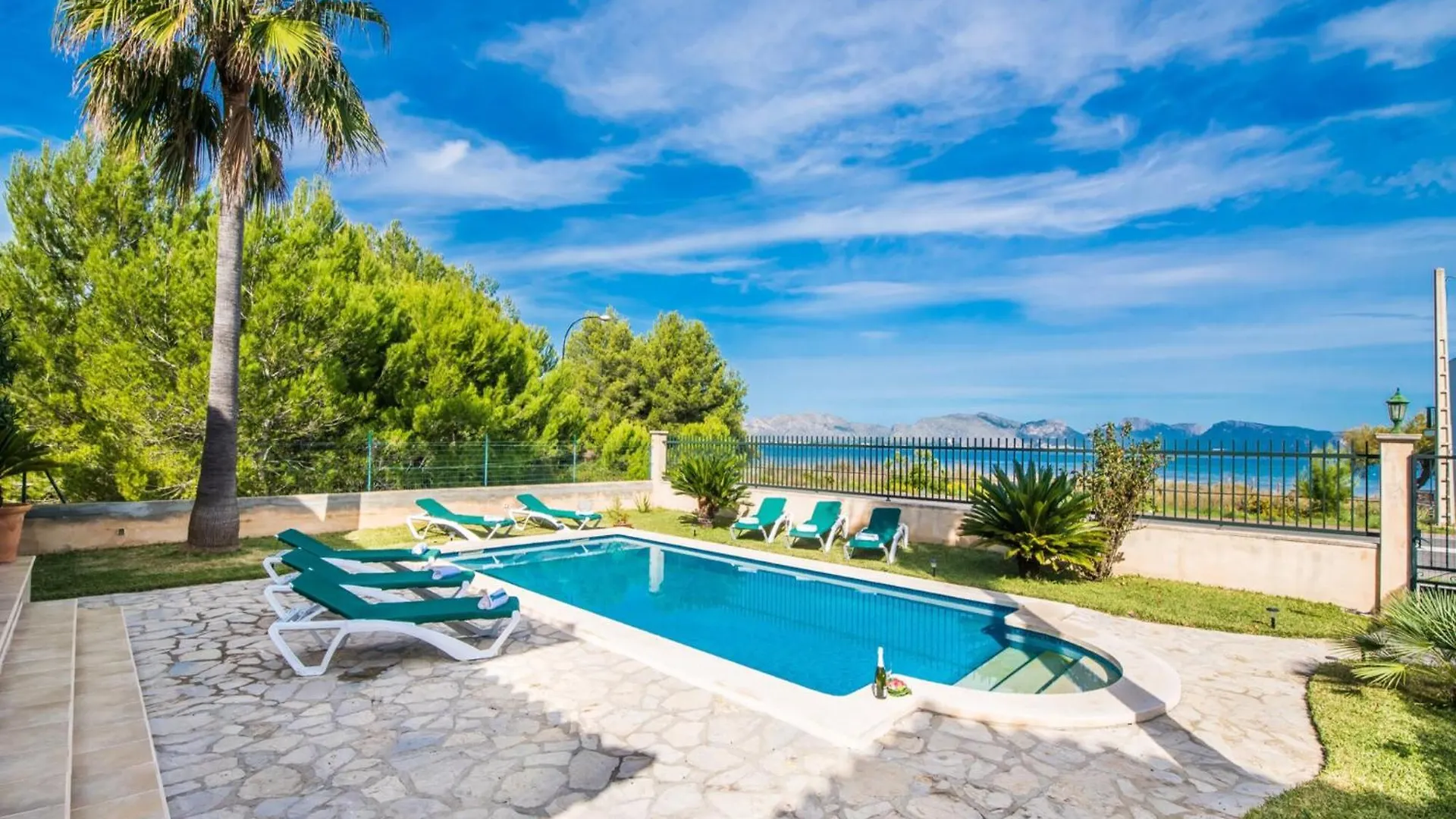 度假居 Elegant Holiday Villa With Private Pool 阿尔库迪亚 西班牙
